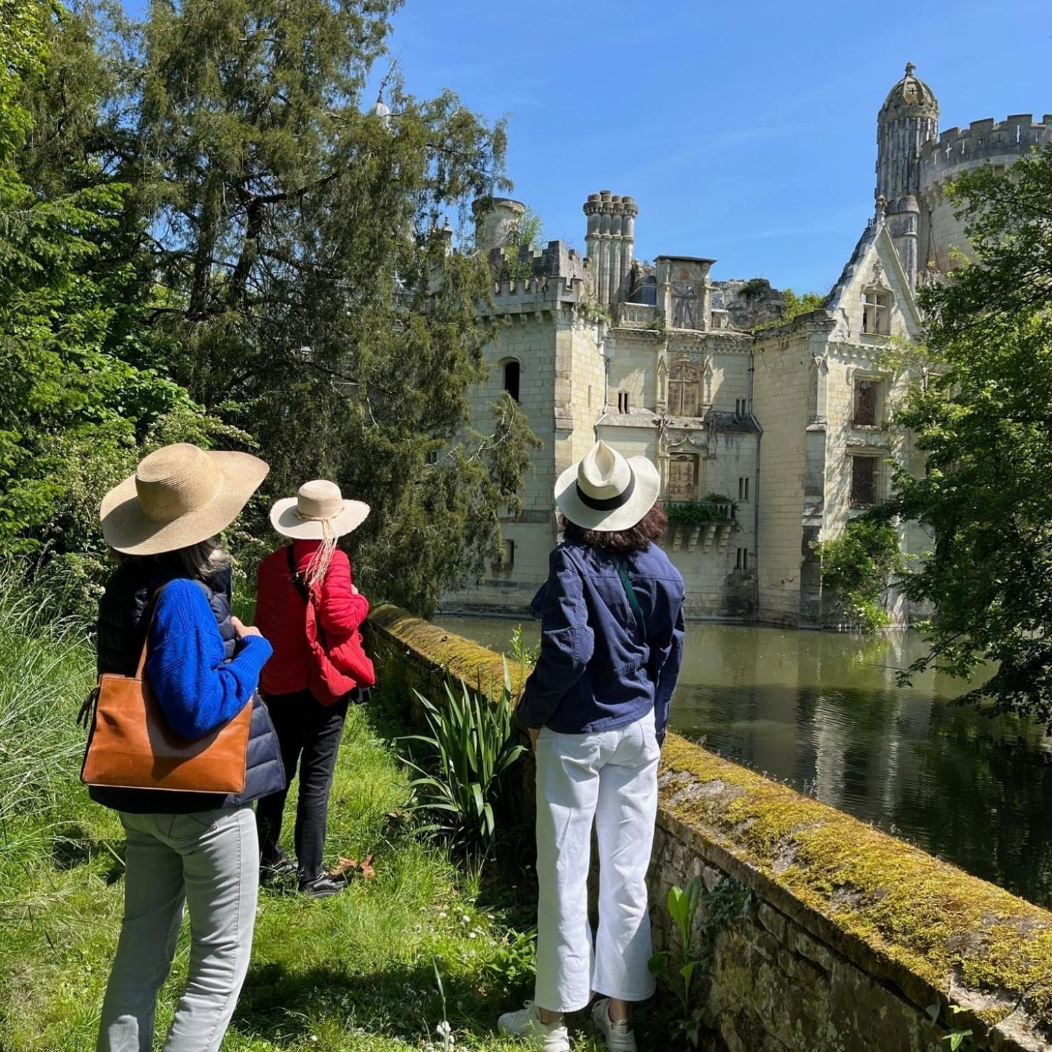 Ecolodges De Reve Dans Un Chateau De Conte De Fees Les-Trois-Moutiers Экстерьер фото