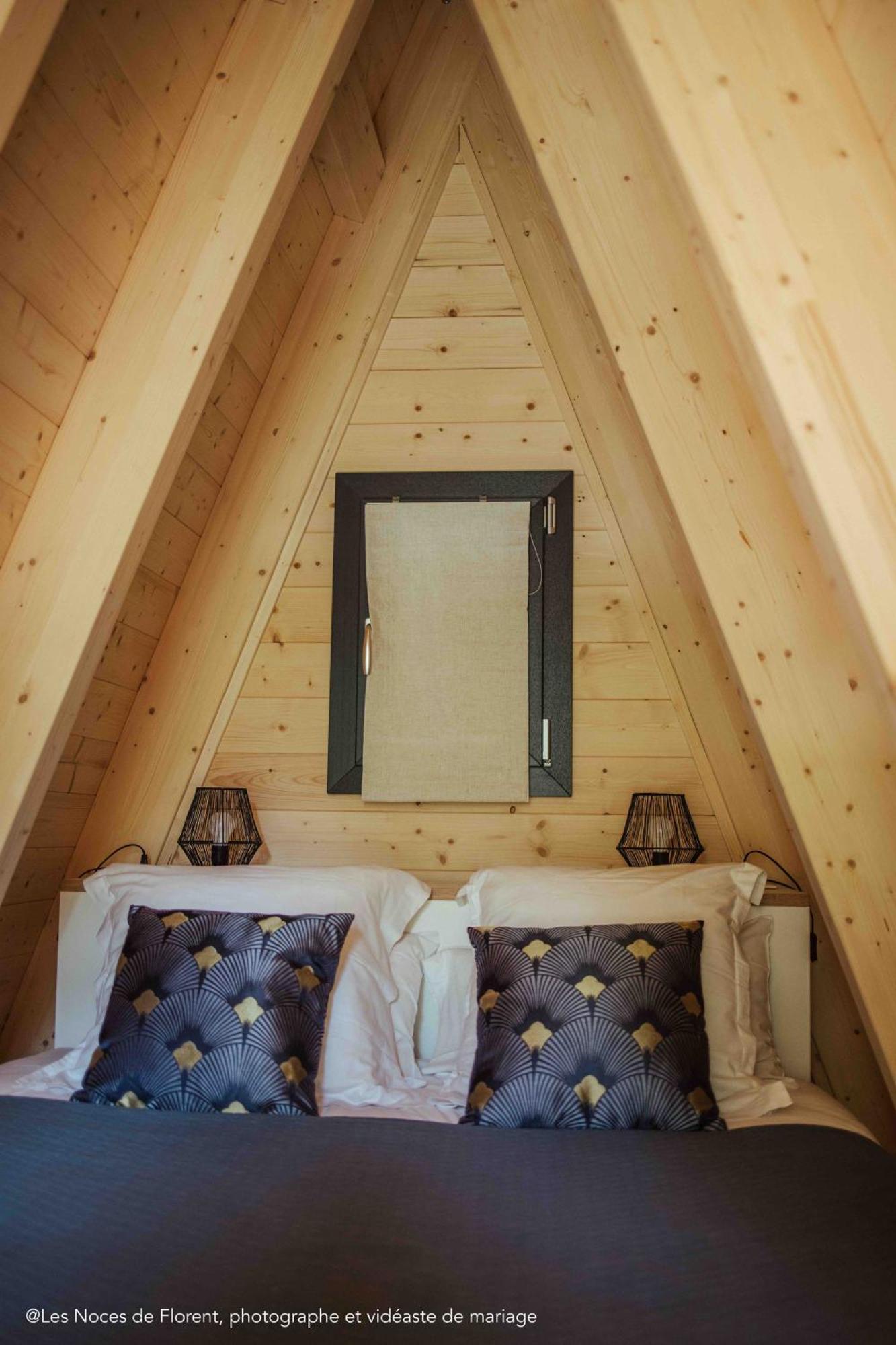Ecolodges De Reve Dans Un Chateau De Conte De Fees Les-Trois-Moutiers Экстерьер фото