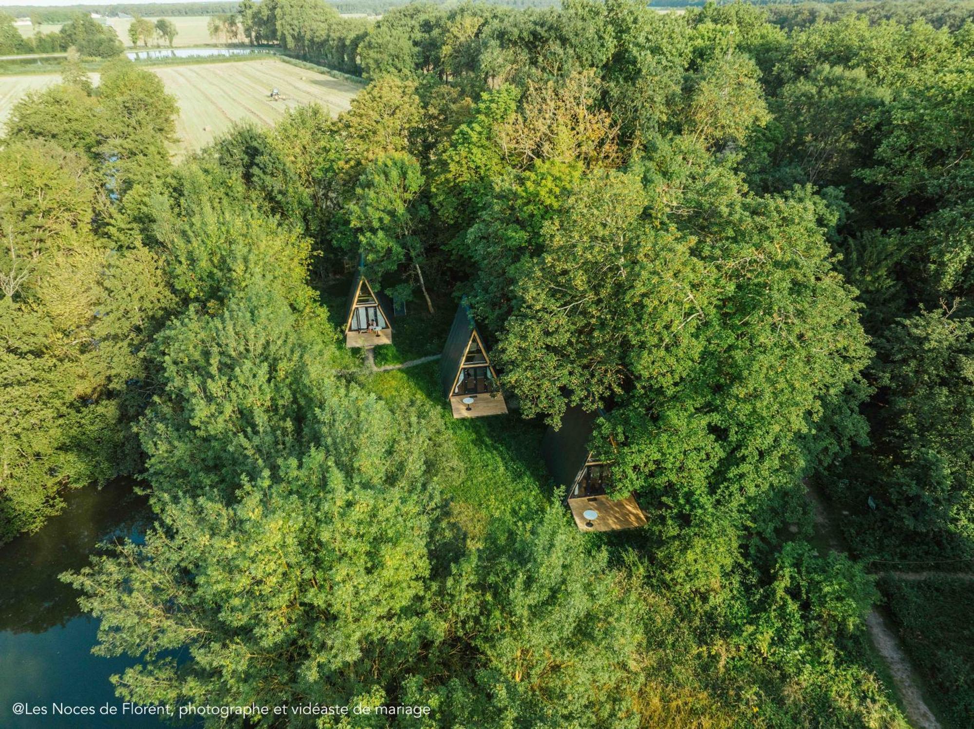 Ecolodges De Reve Dans Un Chateau De Conte De Fees Les-Trois-Moutiers Экстерьер фото